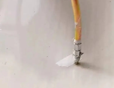 珙县瓷砖空鼓维修公司专业解答在瓷砖铺贴过程中，如果使用的砂料过粗（如全部使用了粗砂），可能会导致以下问题